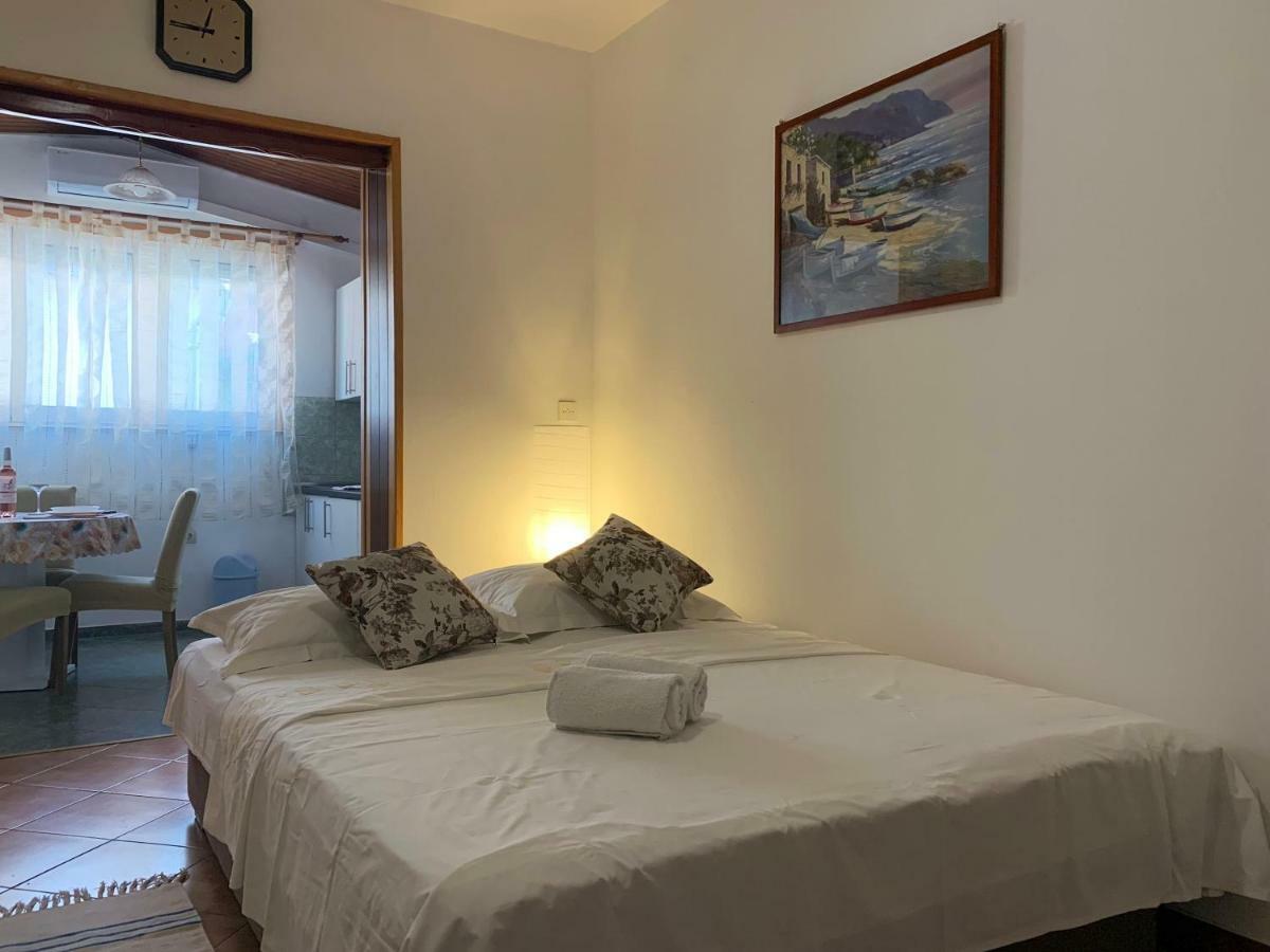 Apartments Zika โพรไมนา ภายนอก รูปภาพ
